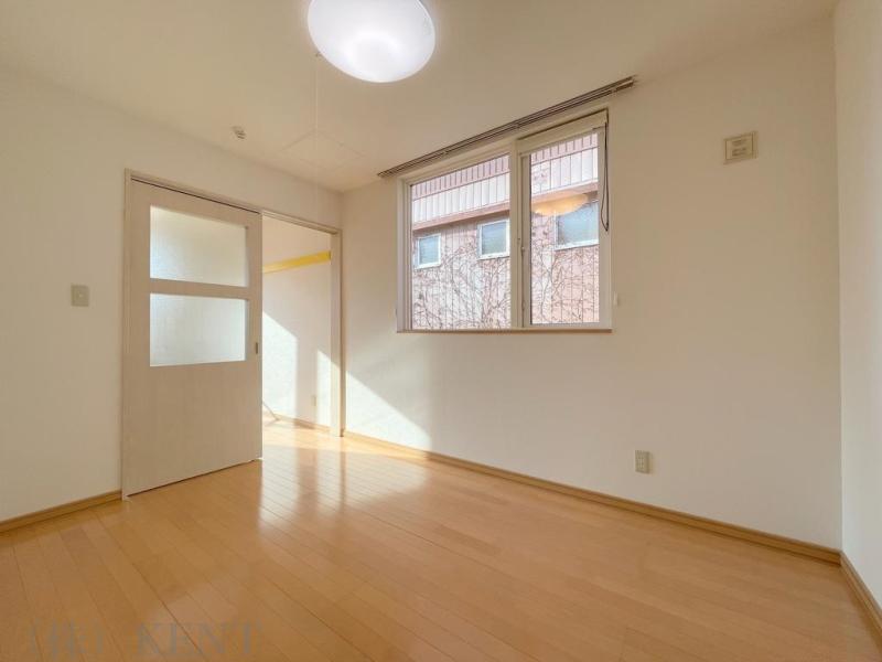 プレゼンス八軒