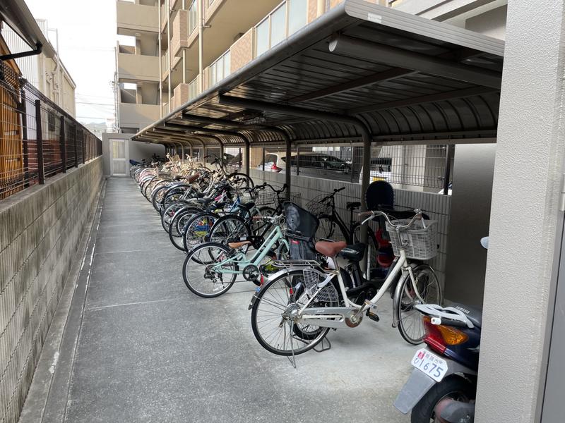 ロワイヤル北今宿 弐番館