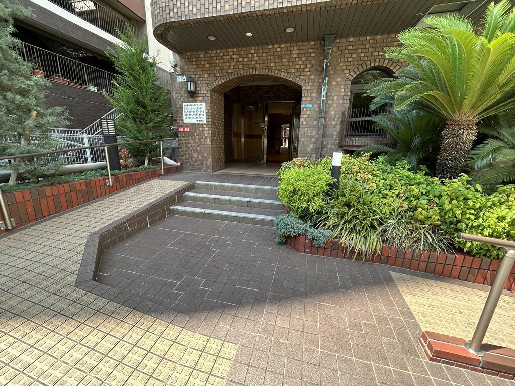 進和難波ハイライフ