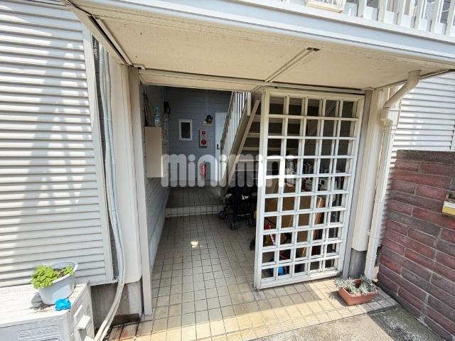 ブロケードB棟