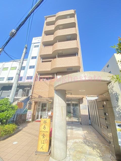 クイーンズコート