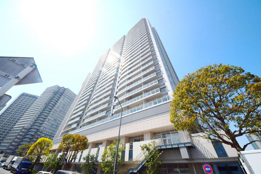 BLUE HARBOR TOWERみなとみらい