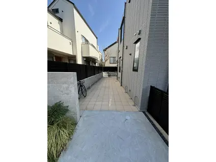 ヴィラサギノミヤ(1LDK/1階)の外観写真