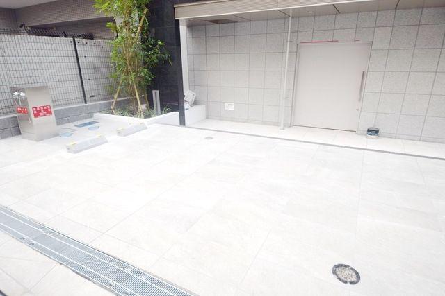 CRANE COURT TSURUMI