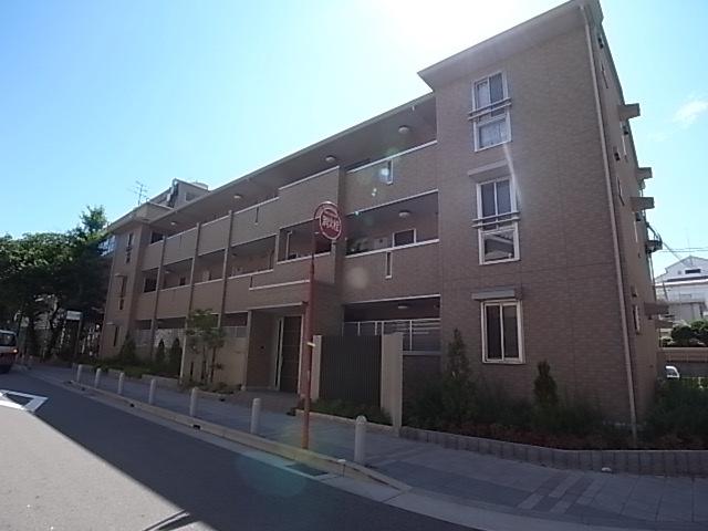 COURT AKKINO