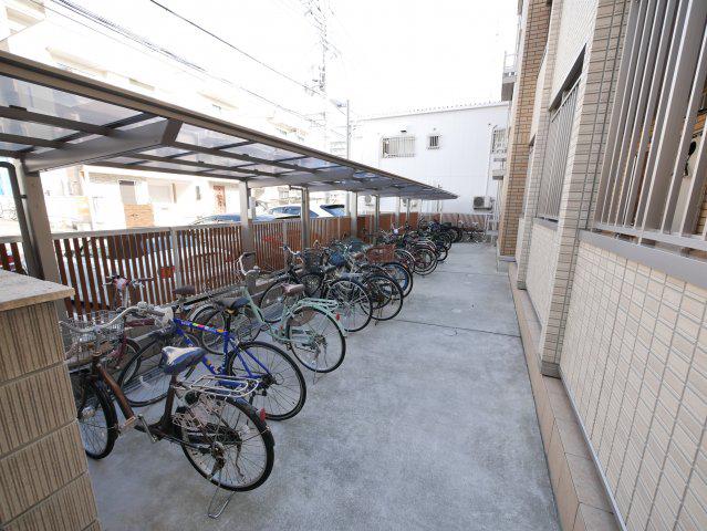 セントラルコート高井田