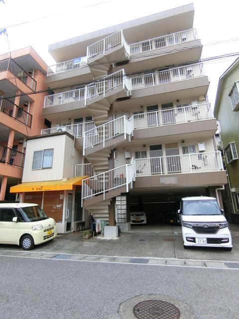 ファースト