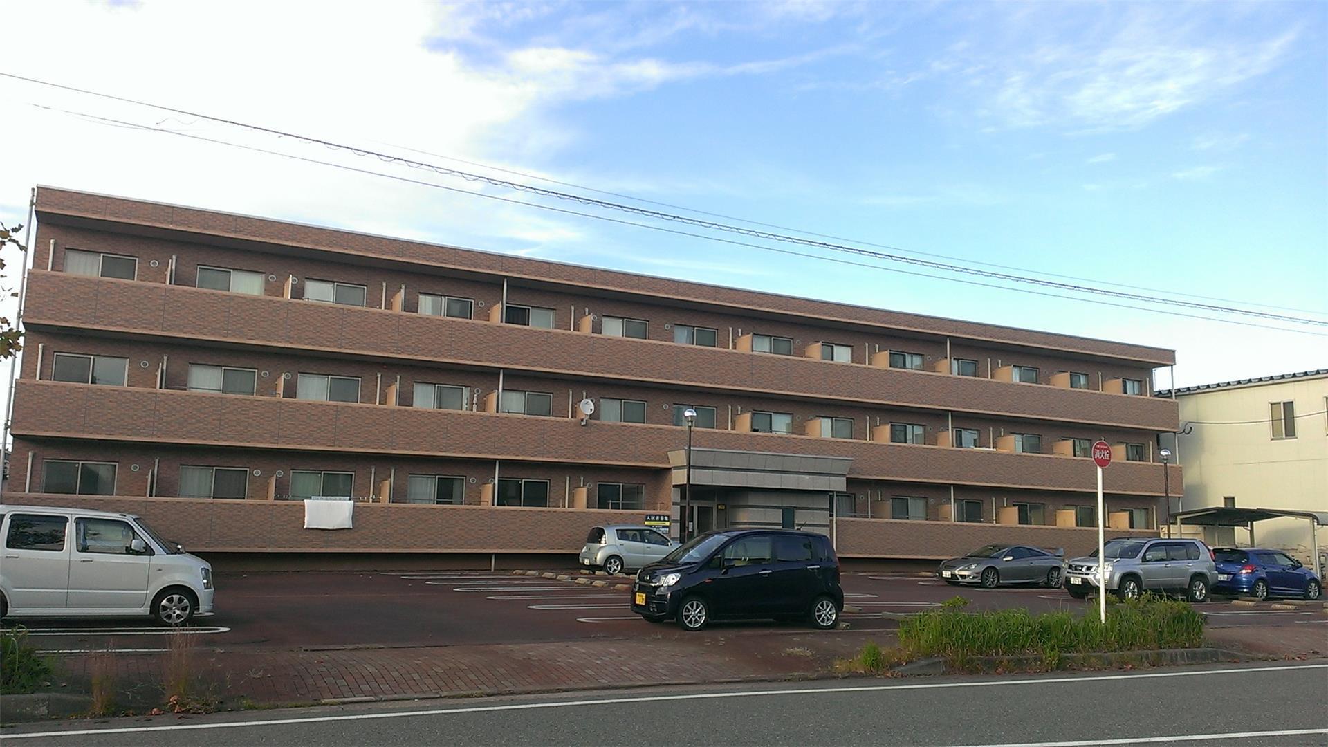 ファーストクラス空港西