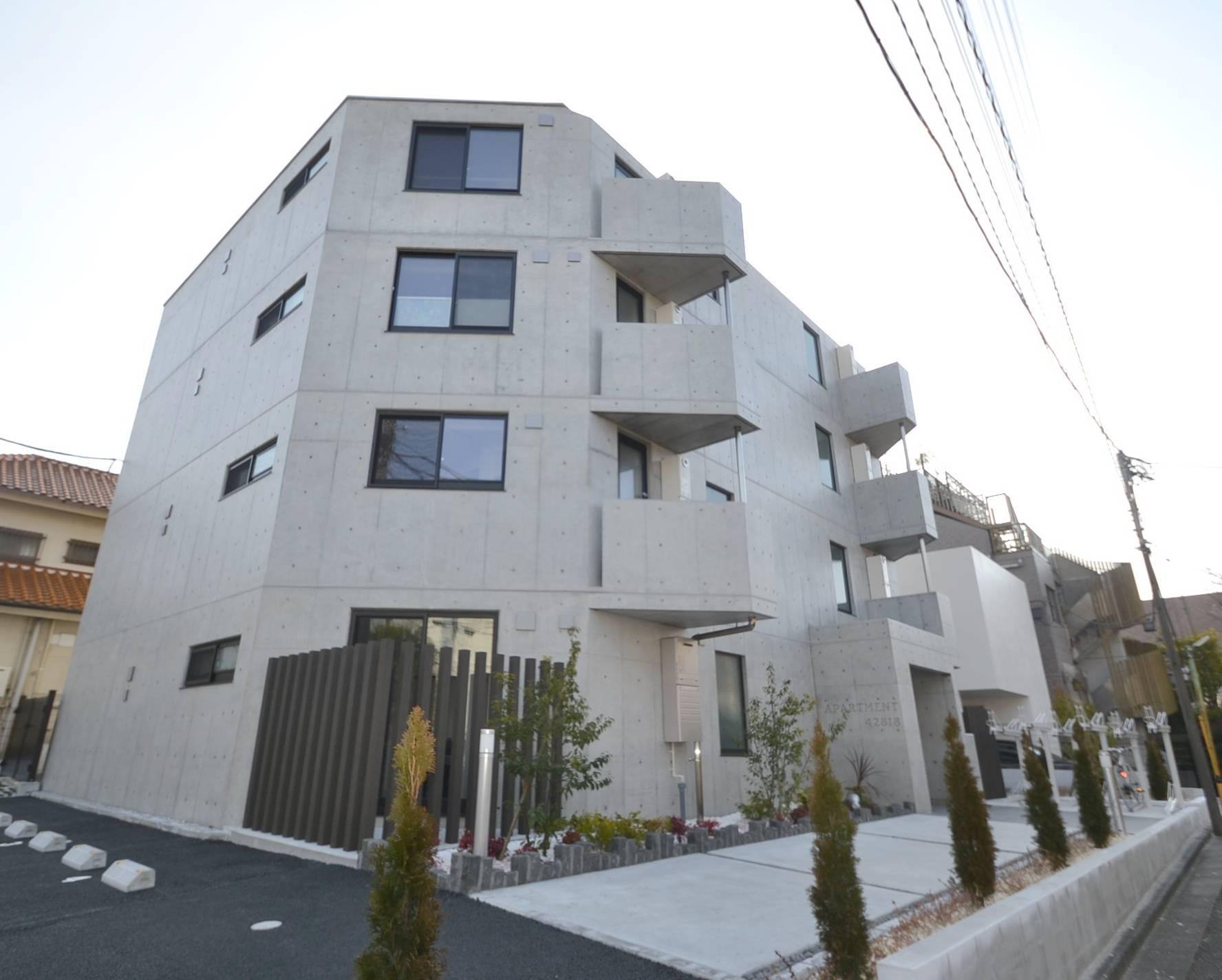 APARTMENT 42818