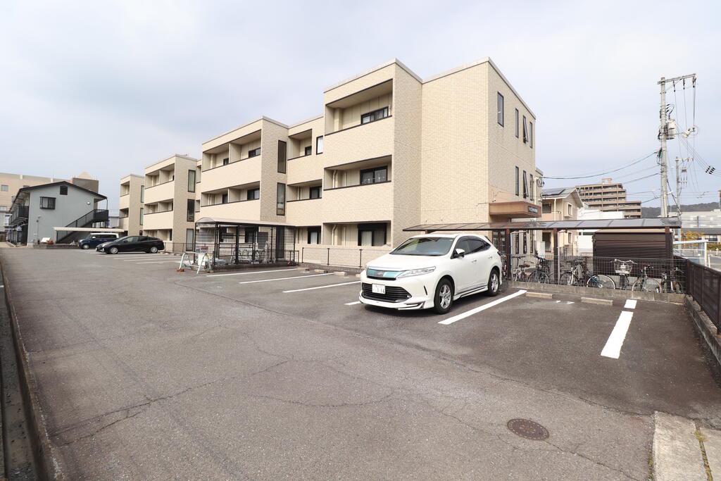 ラピス中庄駅前