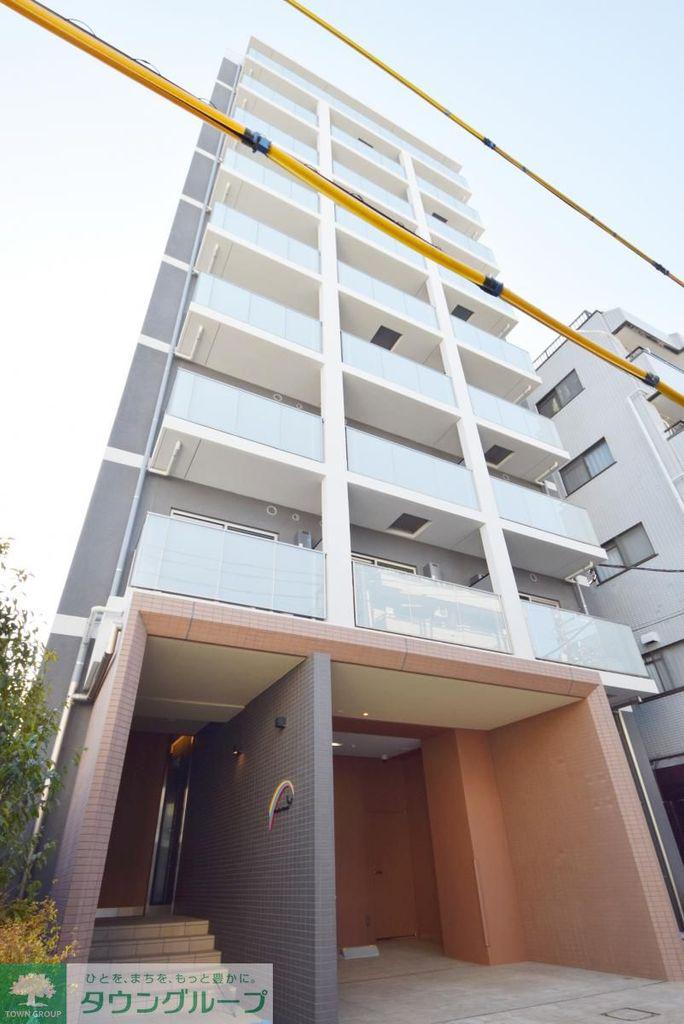 ANELA COURT