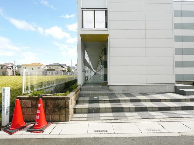 レオパレスイースト