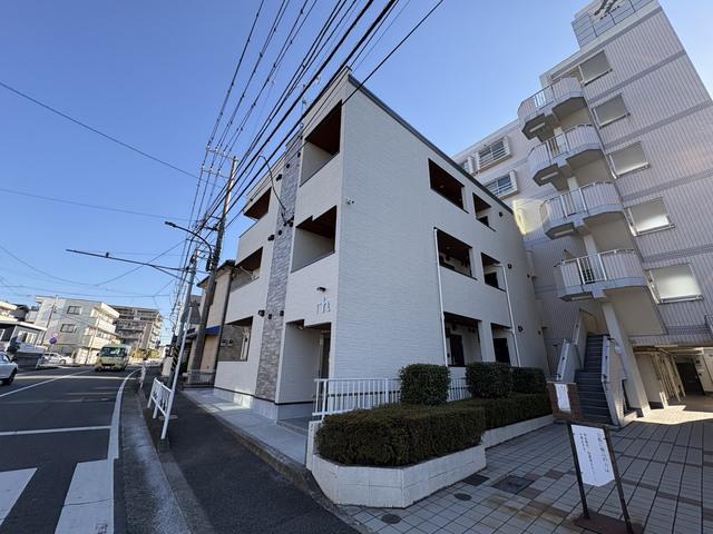 LUNA COURT