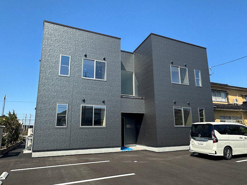 富山地鉄不二越上滝 上堀駅 徒歩25分 2階建 築4年