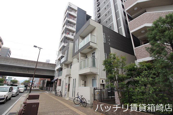 アハイブ箱崎駅前