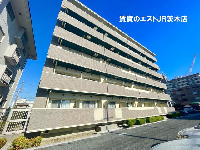 シャルム・F