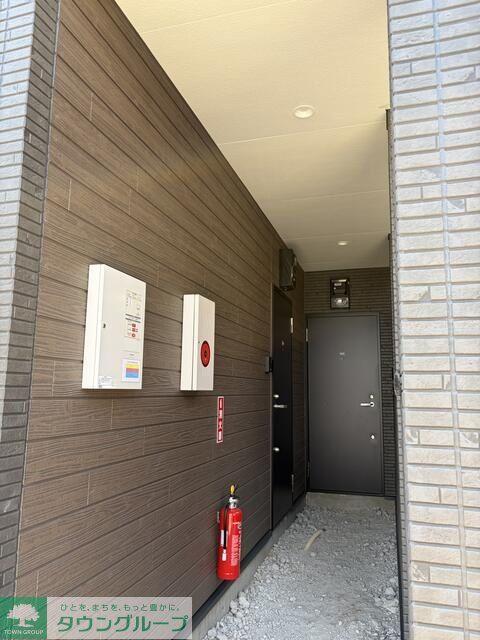 街角と休日のフェリーチェ(1DK/1階)の外観写真