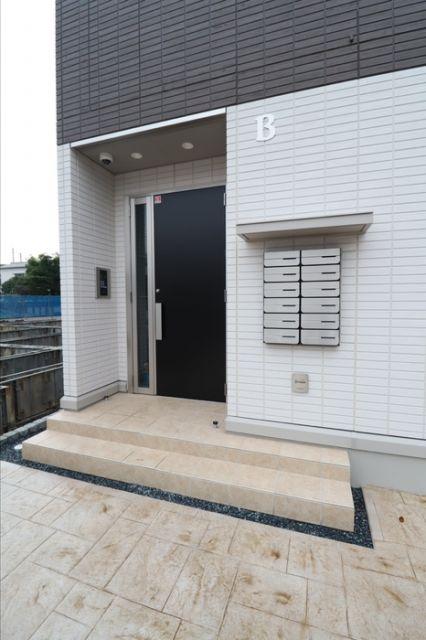 オークリーフ三郷 B