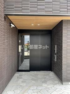 東武野田線 藤の牛島駅 徒歩8分 3階建 築4年