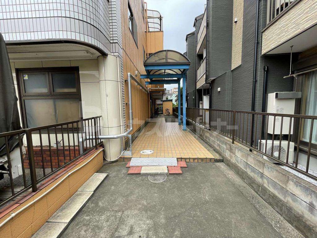 アルファービル