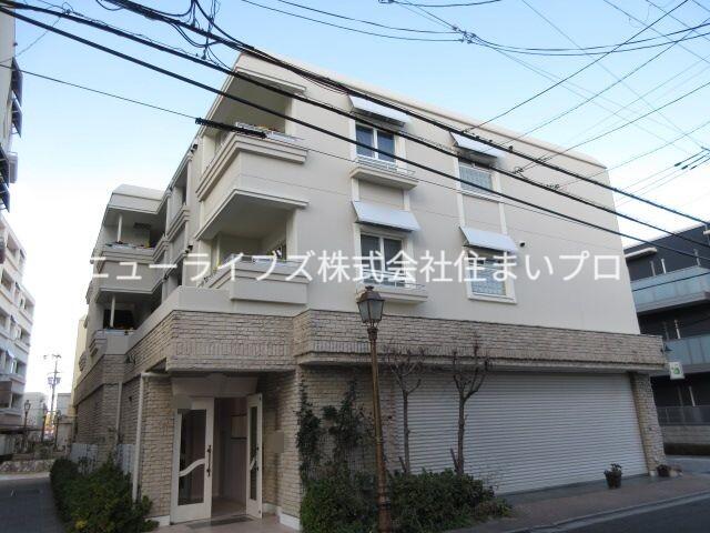 ロザーシュコニシ