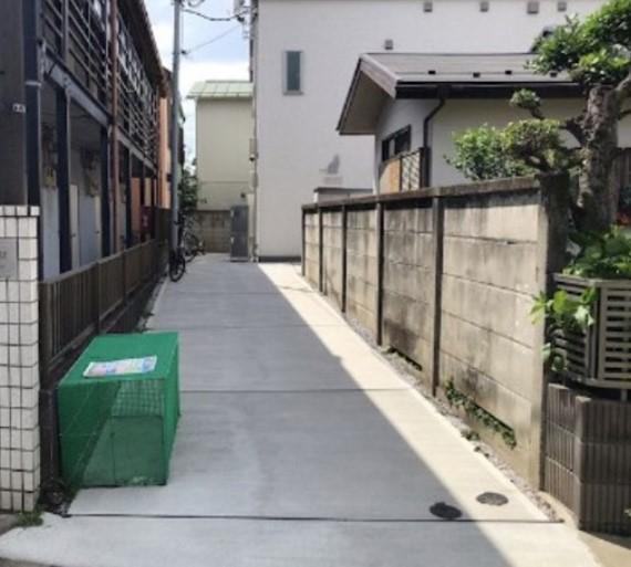イーストライズ