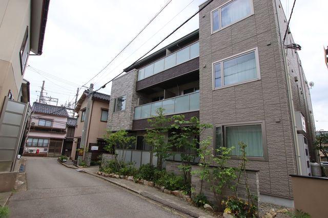 RIGID RESIDENCE
