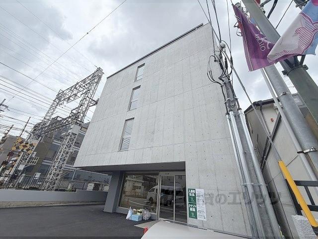 ソフィア墨染駅前