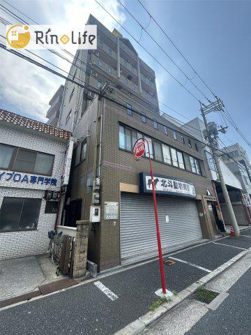 FRONT OF THE POLICE新光