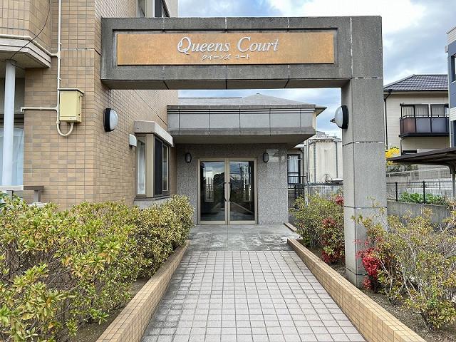 クィーンズ コート