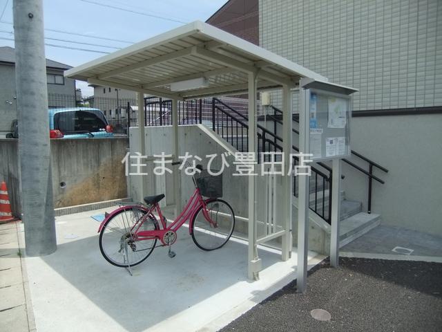 愛知県豊田市 2階建 築11年