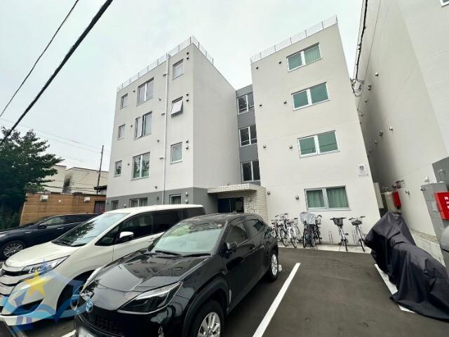 LIVEASE HASSAMU