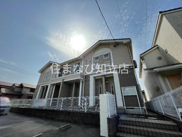 ティアラ城前