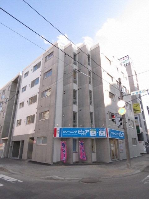 MAISON DE A