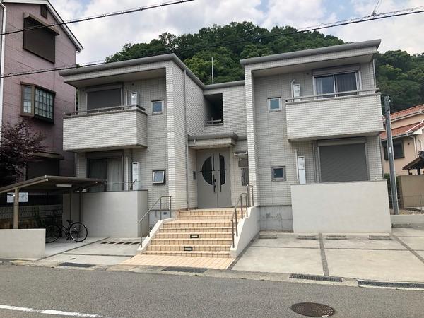 エスコート山根