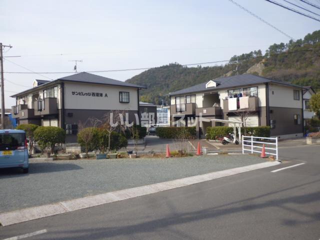 サンビレッジ西深津 A・B棟