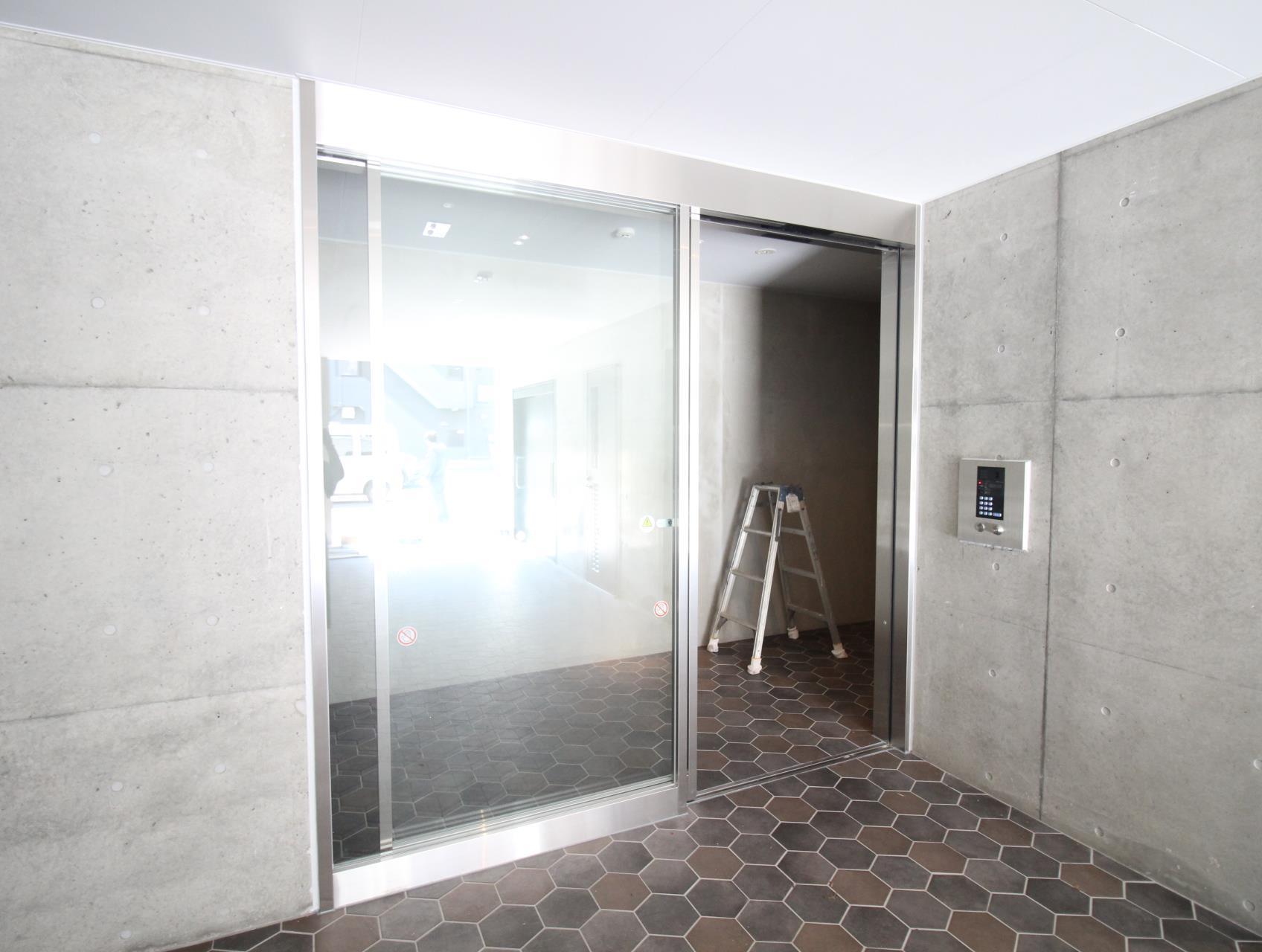 ART APARTMENT IN OOTAKA‐NO‐MORI