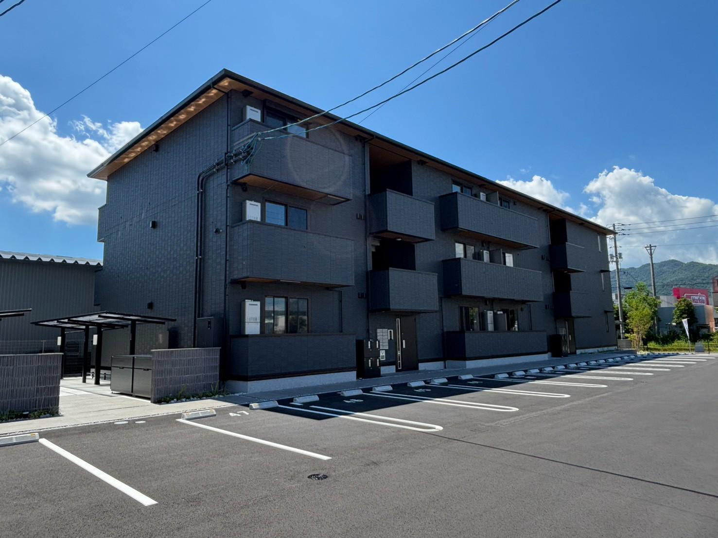 サンガーデン新山口 A