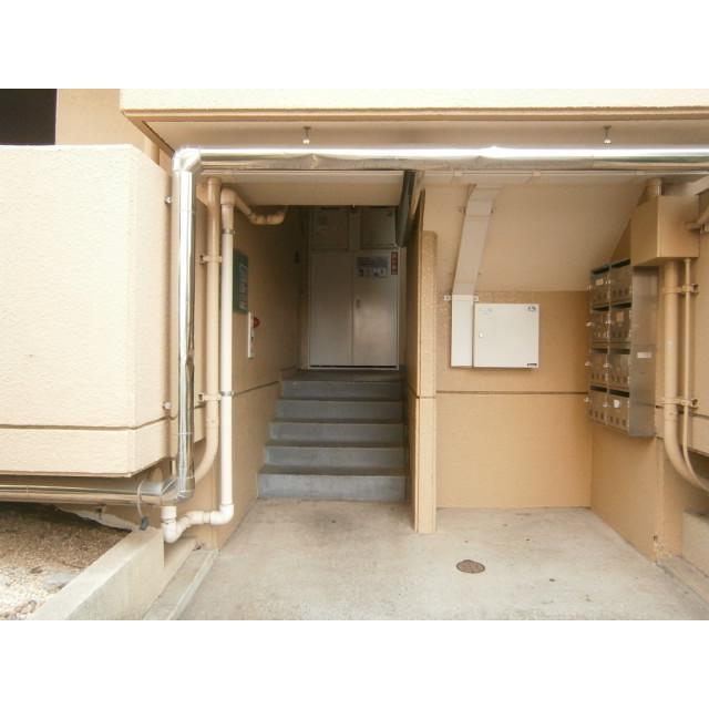 第一山忠マンション(2DK/2階)の外観写真