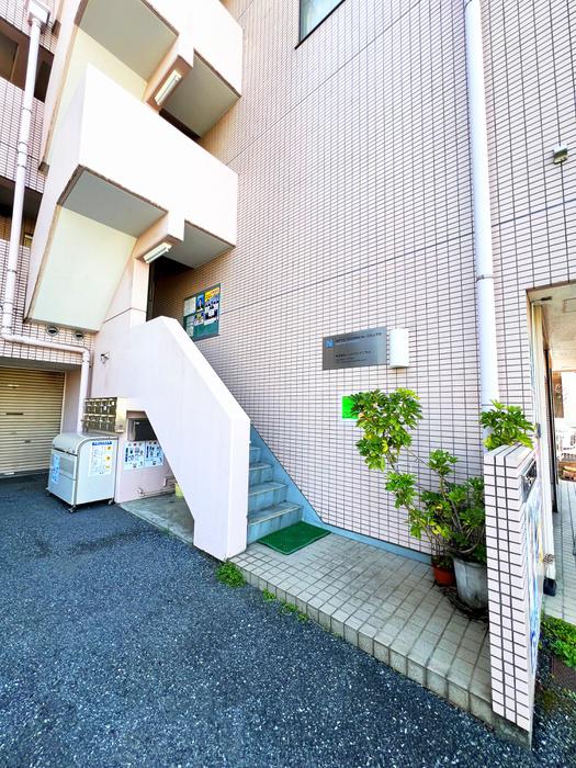 ファミールクリハラ