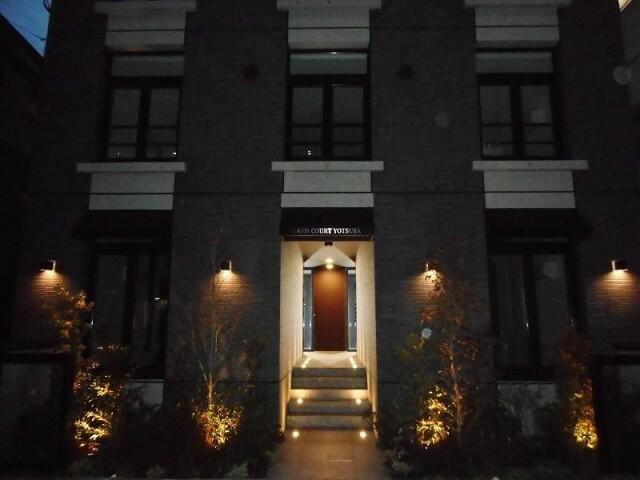 LAPIS COURT YOTSUYA
