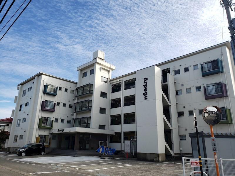 アルページュ