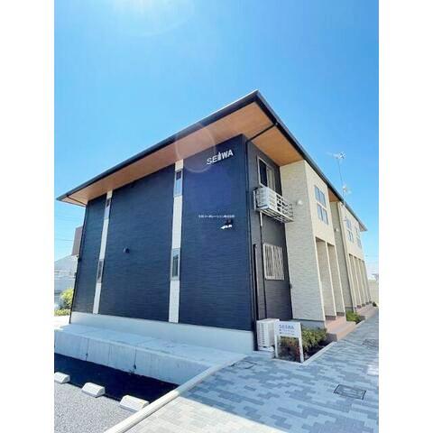 WHITE BASE YOKODAI
