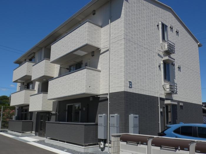 ブランネ―ジュ中川 B棟