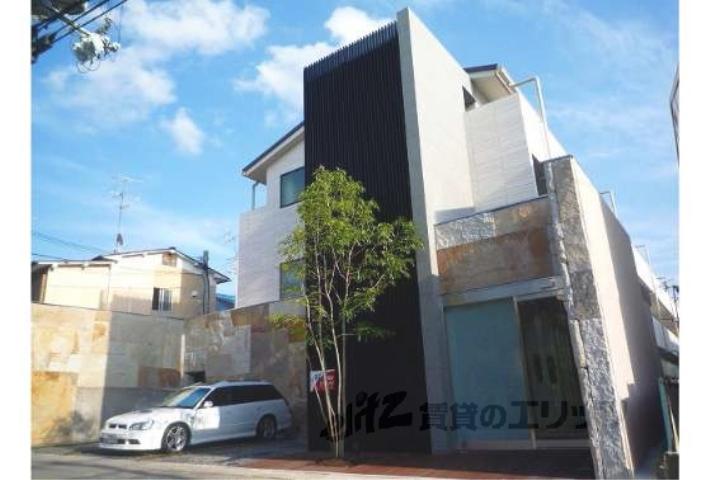 I .HOUSE01