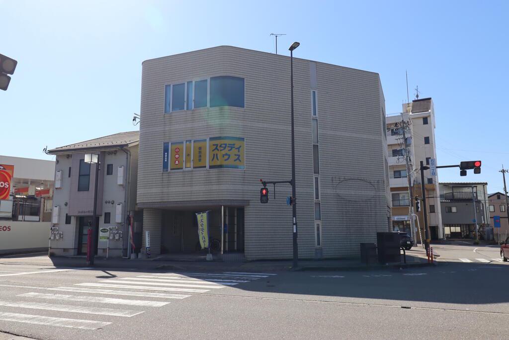 クロスストリート