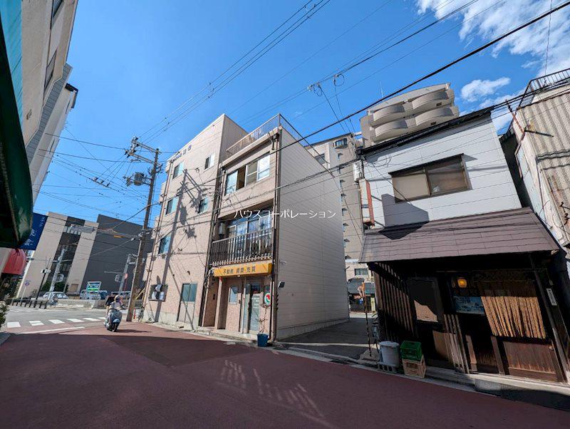 隆起ビル