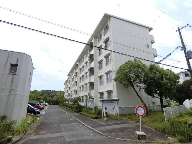 名谷2団地10号棟