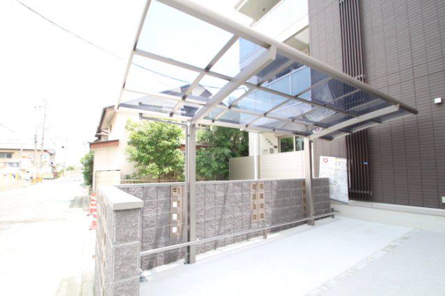 フェリオ箱崎駅前