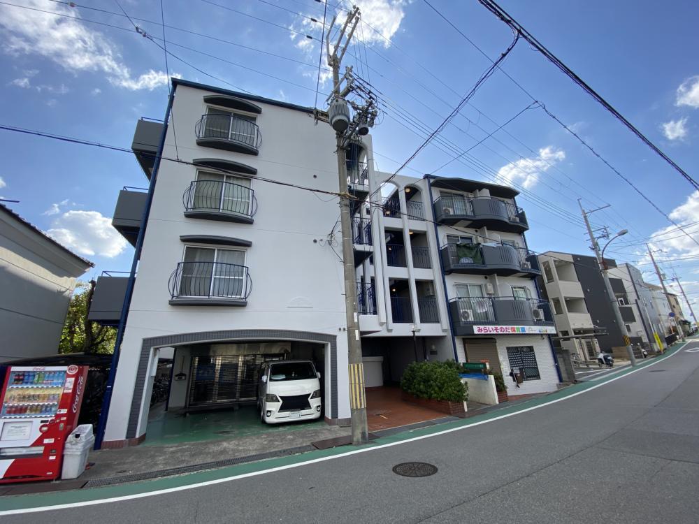メゾンスリーエイト園田